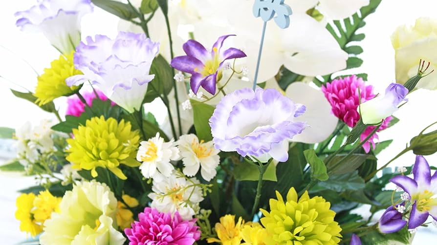 Amazon｜山久 造花 仏花 胡蝶蘭とトルコキキョウの枕花アレンジ
